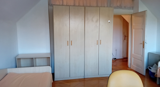 Študentkama oddam dvoposteljno sobo