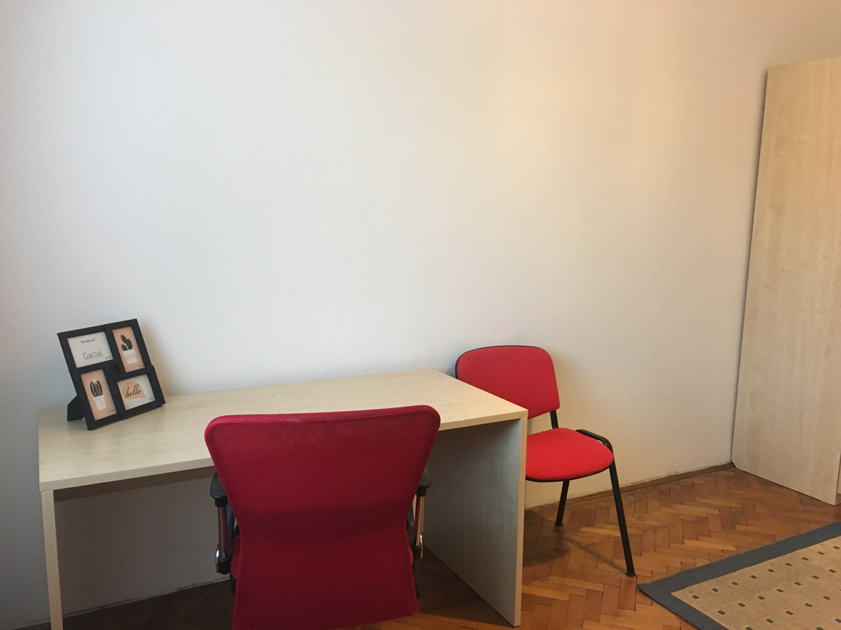 Večja enoposteljna soba