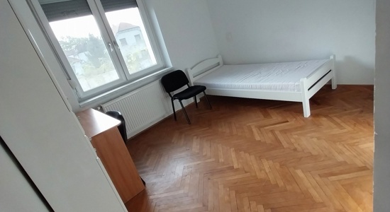 oddamo večjo sobo v hiši