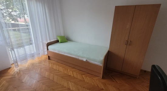 Enoposteljna soba